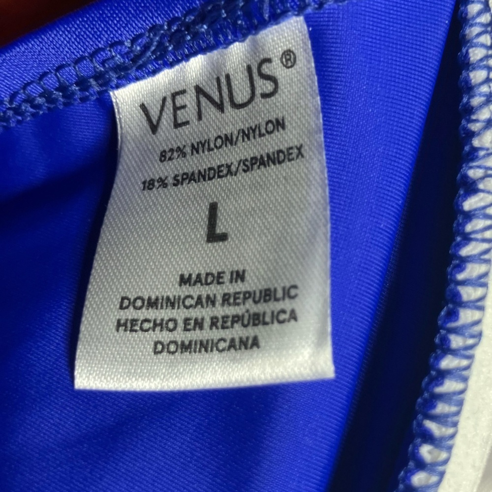 Roxy Victoria’s Secret Venus bikini sets - Picture 6 of 6